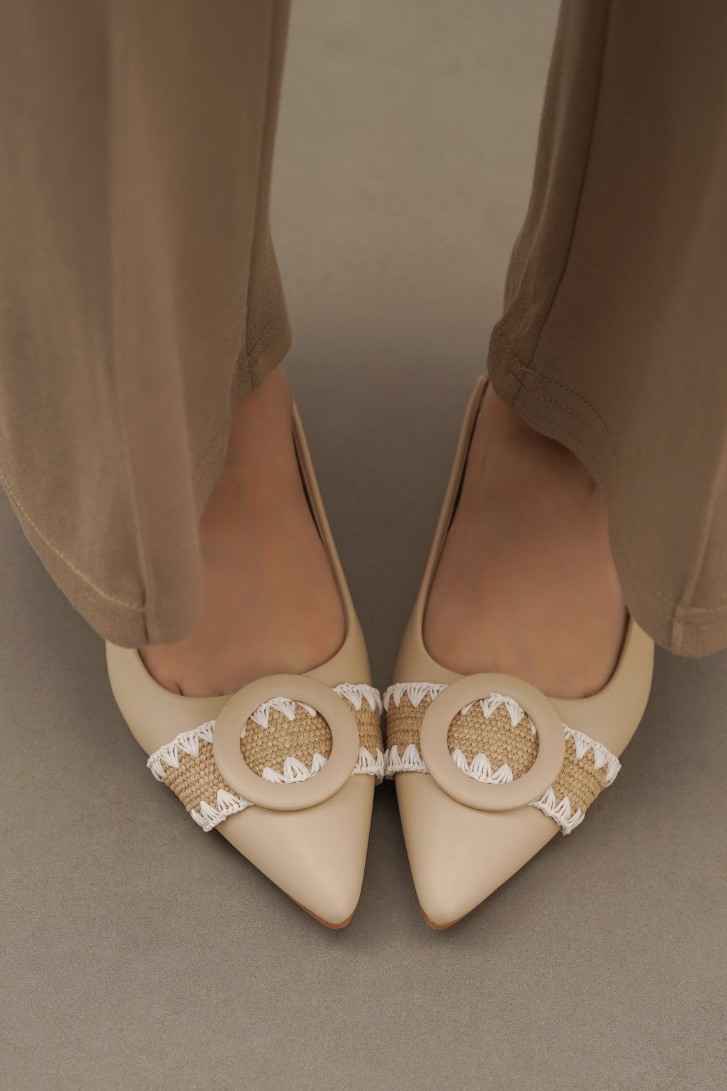 BEIGE BRODERIE PUMPS