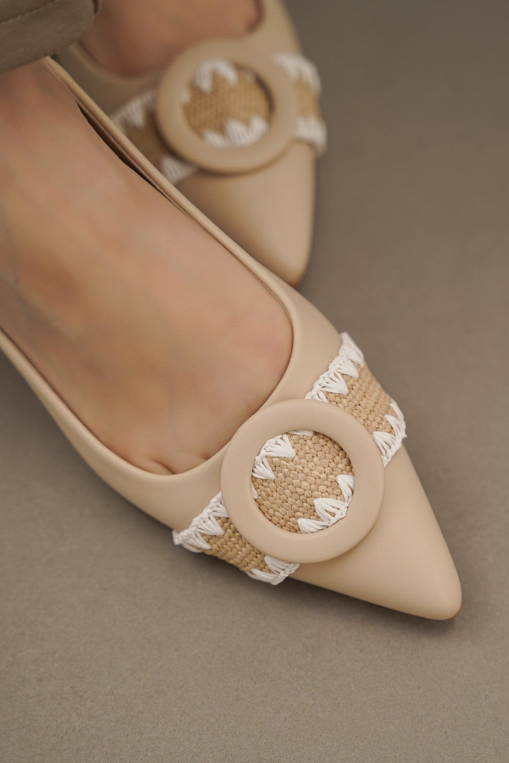 BEIGE BRODERIE PUMPS