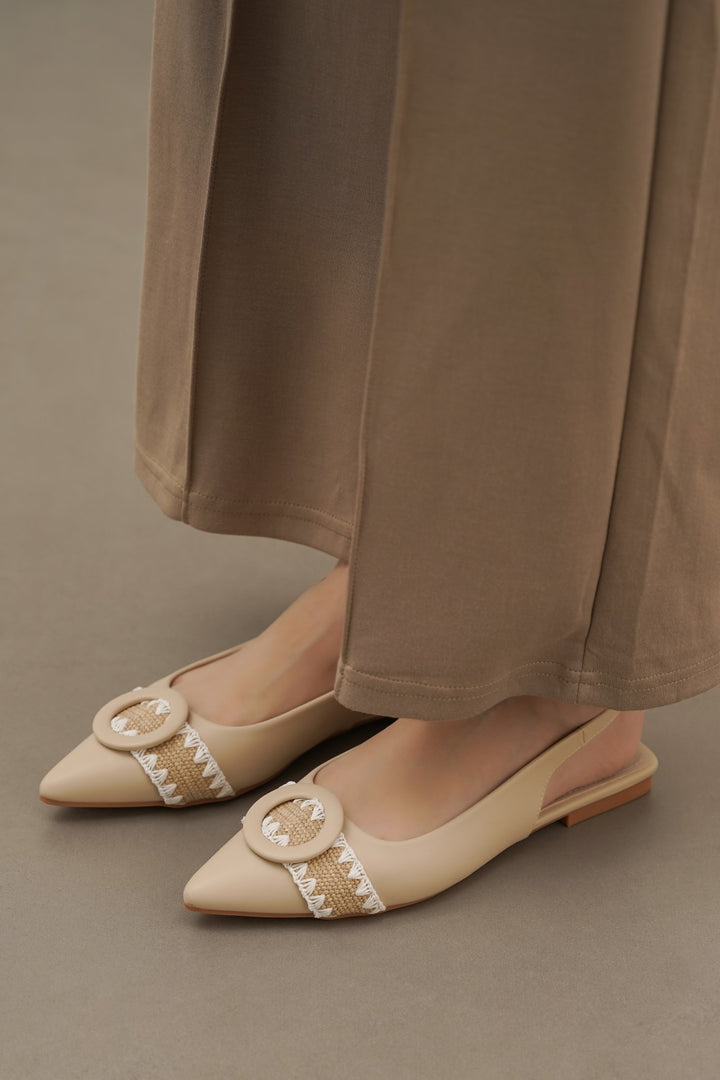 BEIGE BRODERIE PUMPS