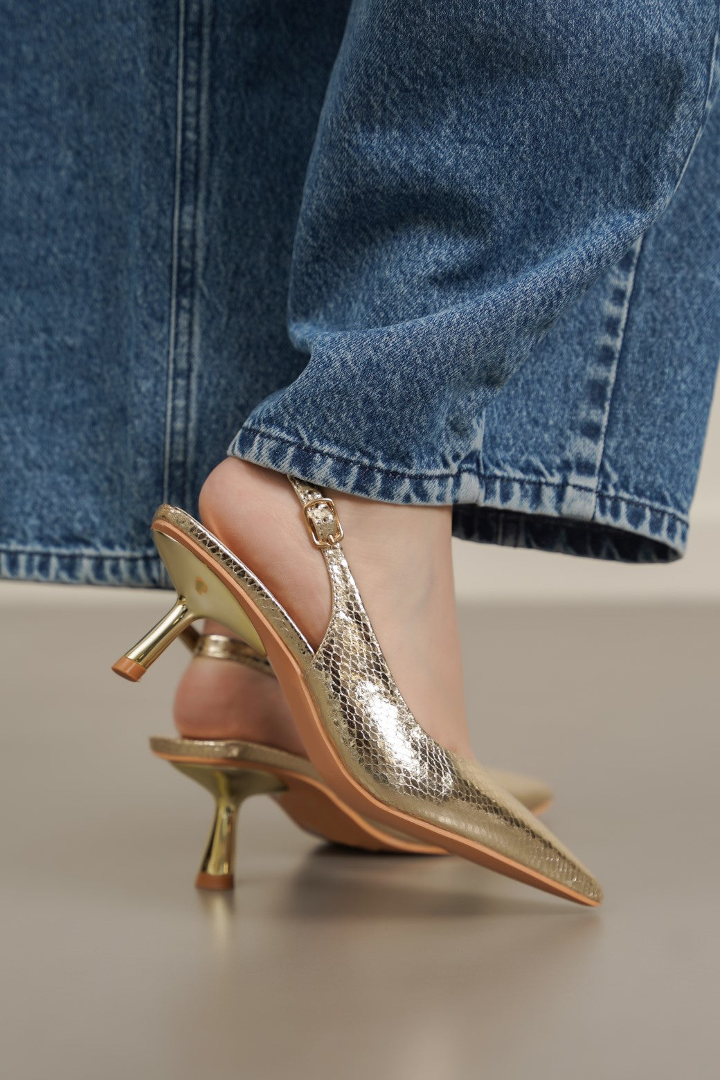 GOLD TOKYO TEXTURED HEELS