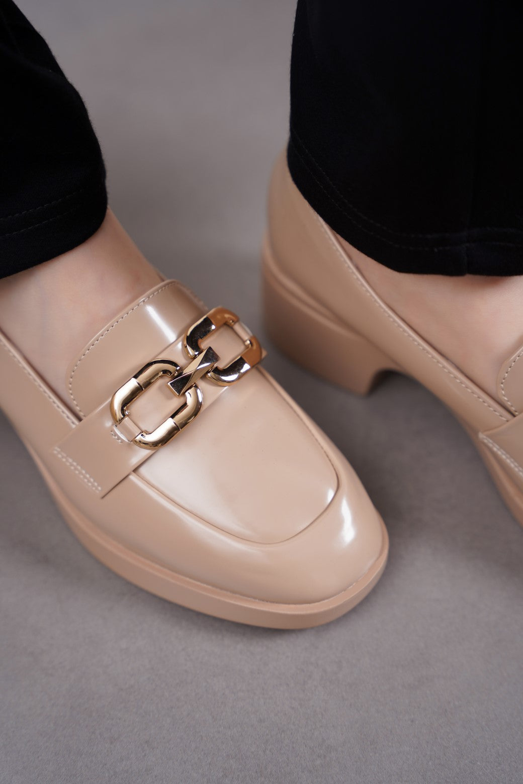 BEIGE LISA MAMA LOAFERS