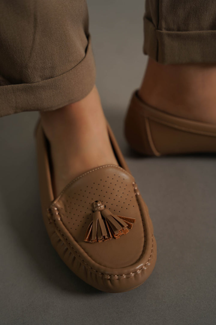 BROWN MAMA TASSEL MOCCASINS