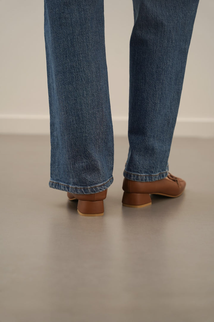 TAN HEELED LOAFERS