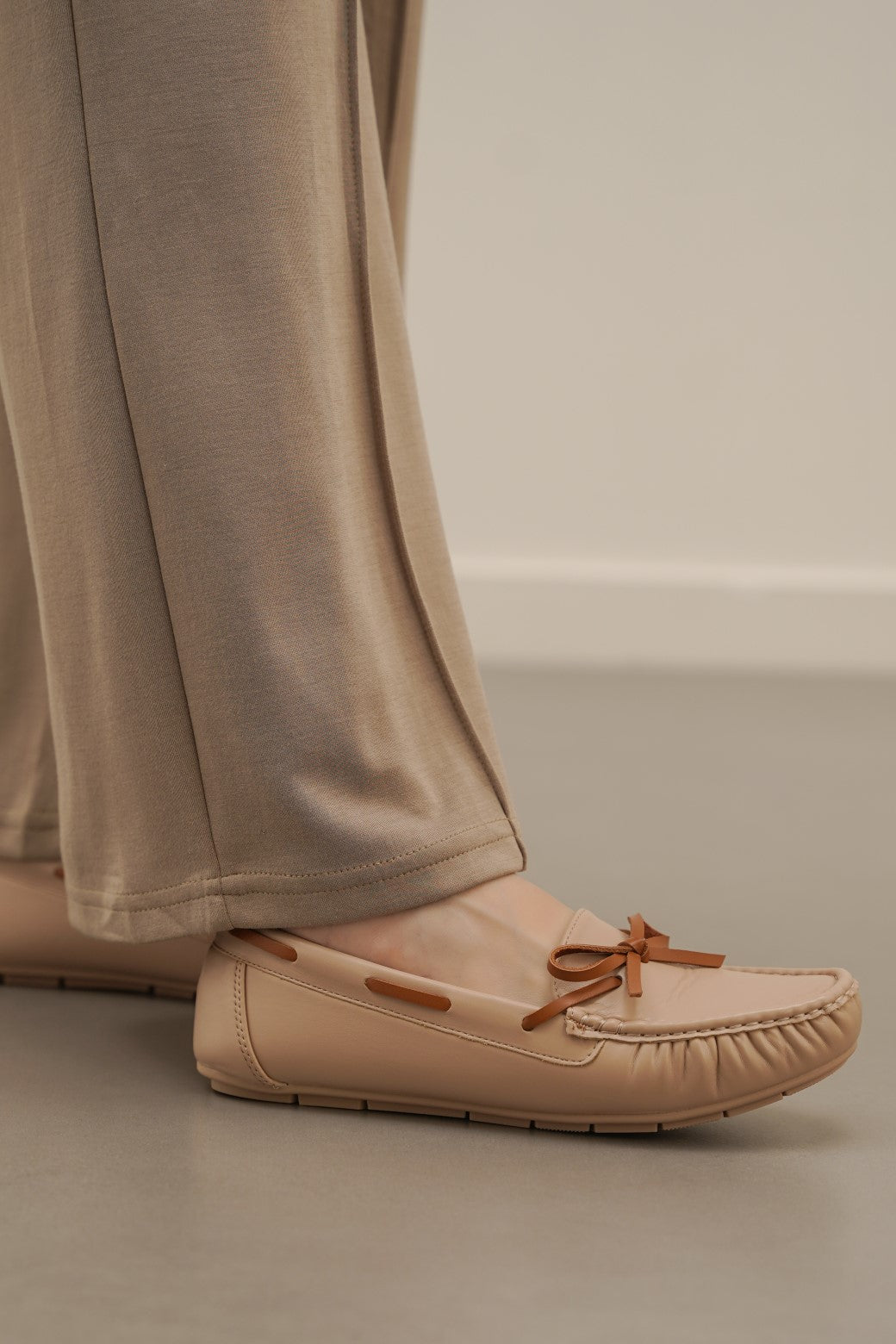 BEIGE MAMA MOCCASINS