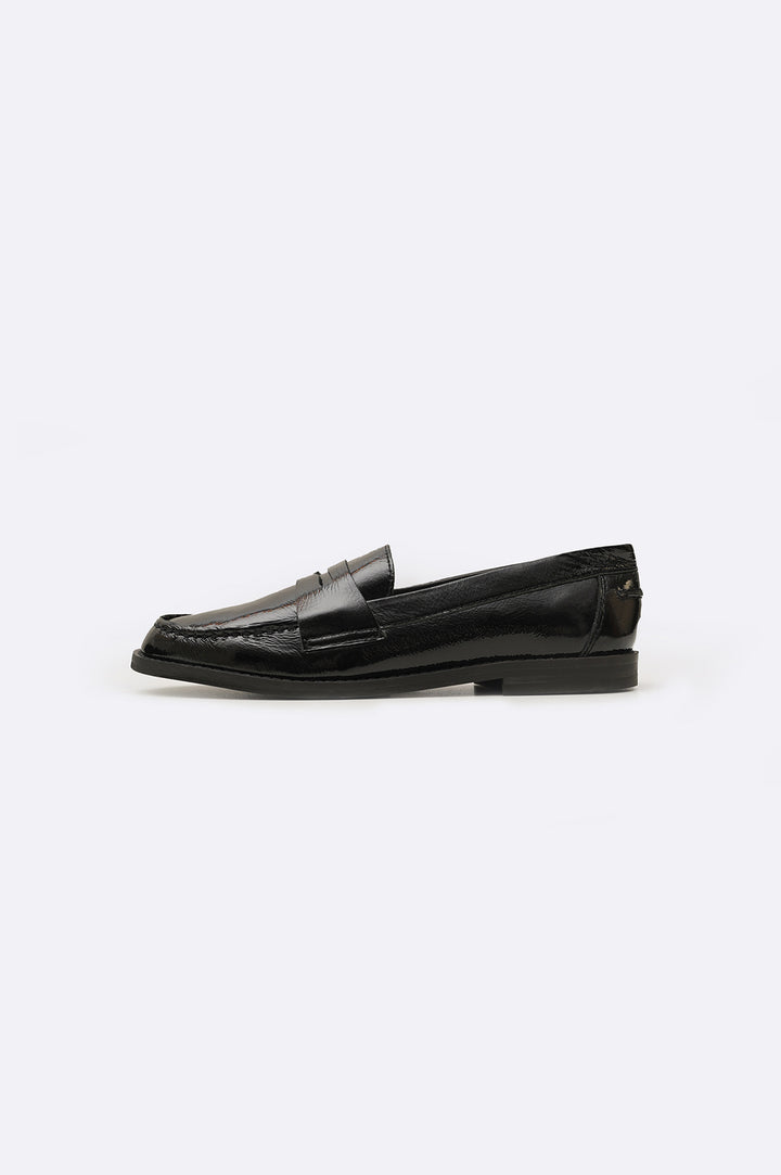 BLACK LEATHER PENNY LOAFERS