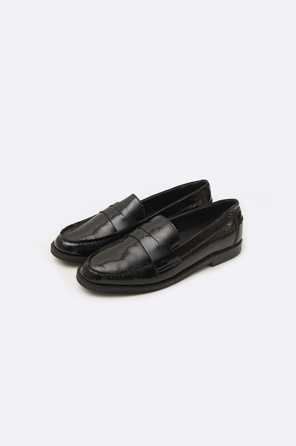 BLACK LEATHER PENNY LOAFERS