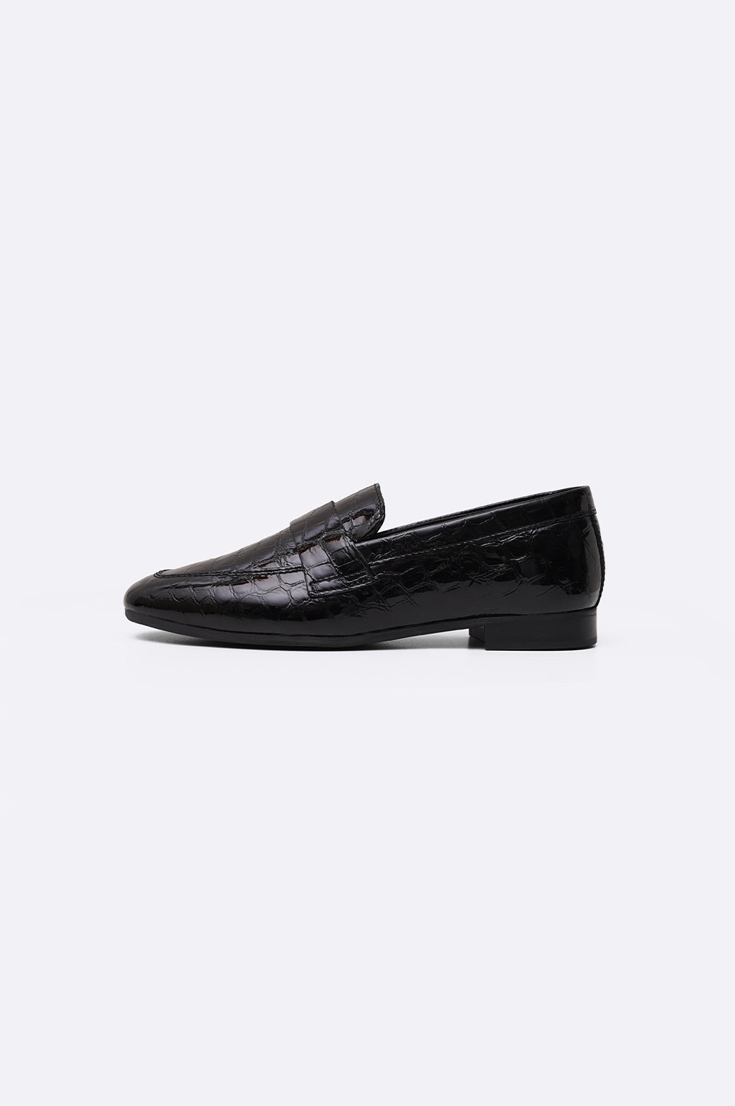 BLACK TEXTURED LEATHER LOAFERS