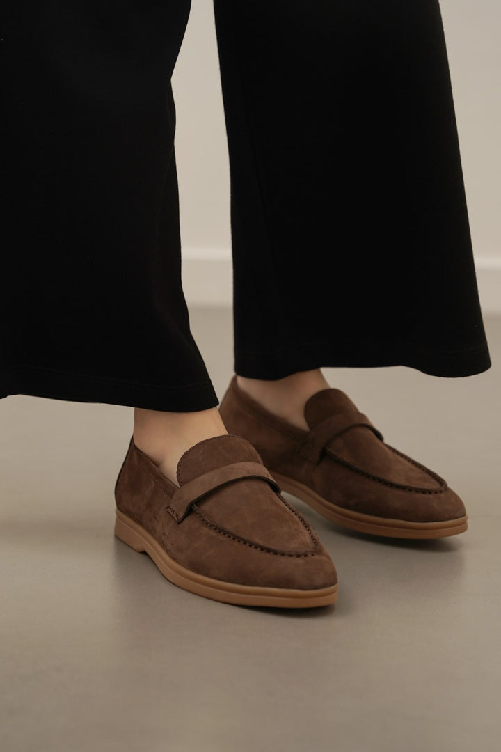 CHOCOLATE CLASSIC LEATHER LOAFERS