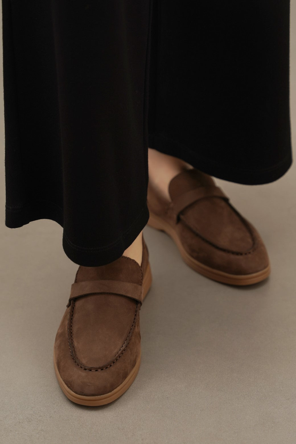 CLASSIC LEATHER LOAFERS