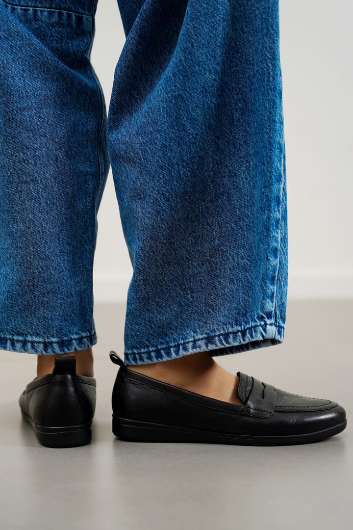 BLACK LEATHER MAMA LOAFERS