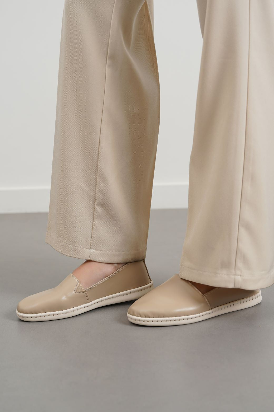 BEIGE MAMA LOAFER