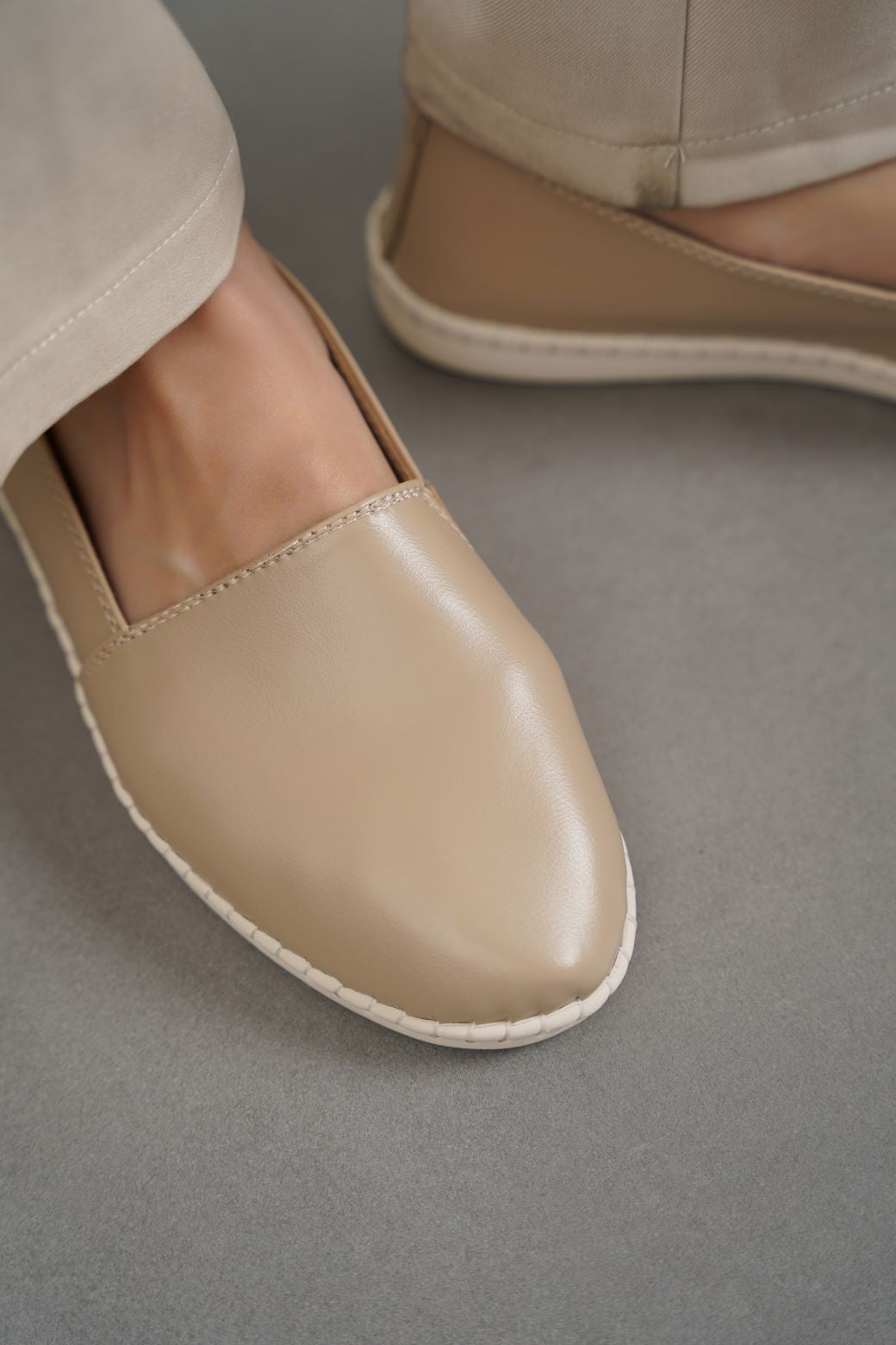 BEIGE MAMA LOAFER