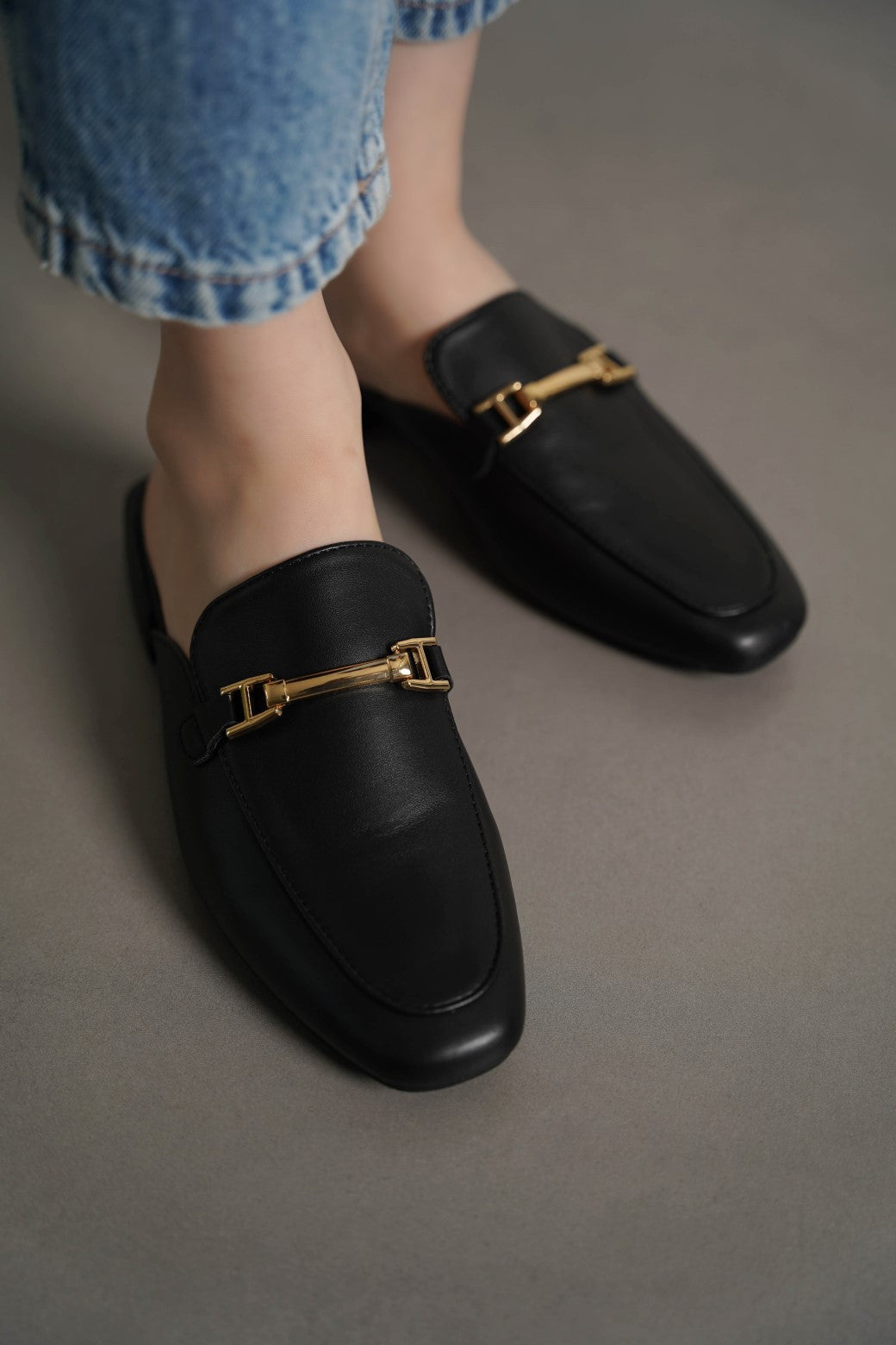 BLACK ALLANA MULES