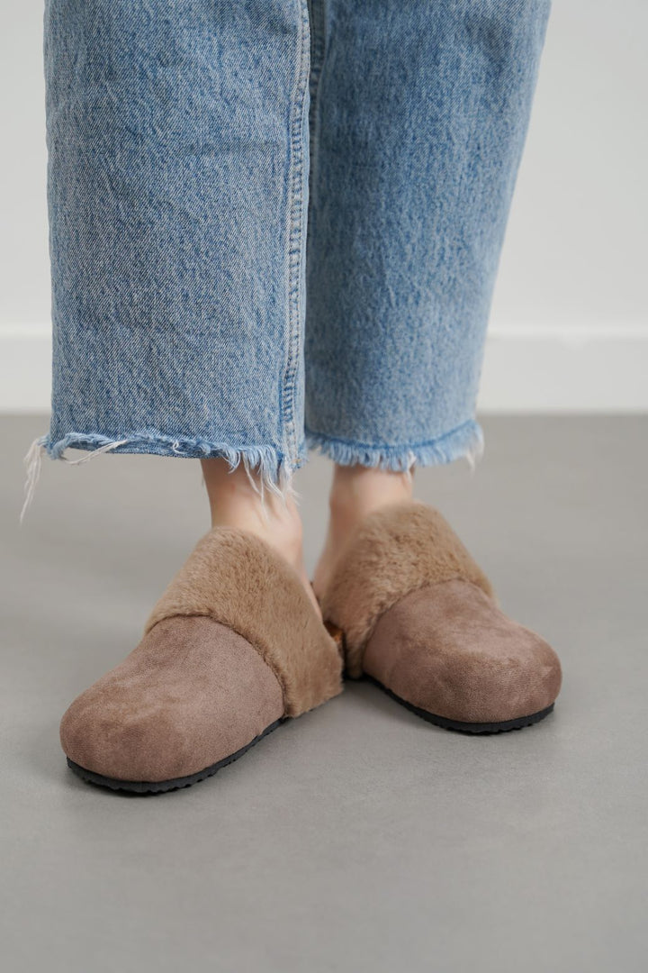 BROWN COSY FUR SLIPPERS