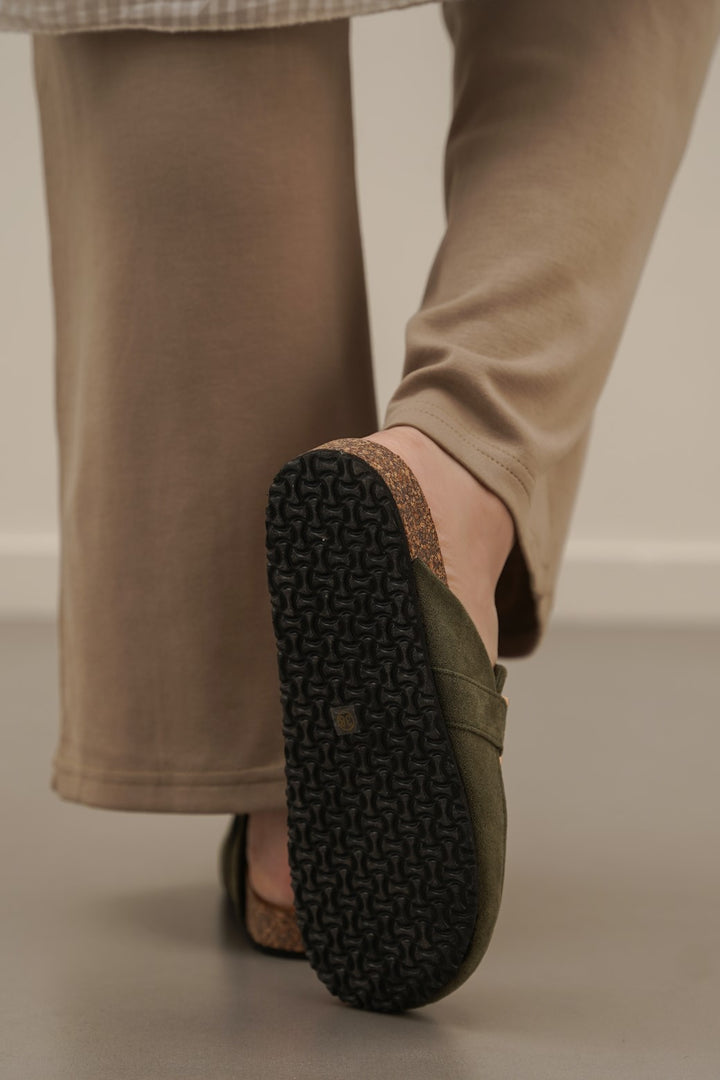 DARK GREEN FAUX SUEDE CLOGS