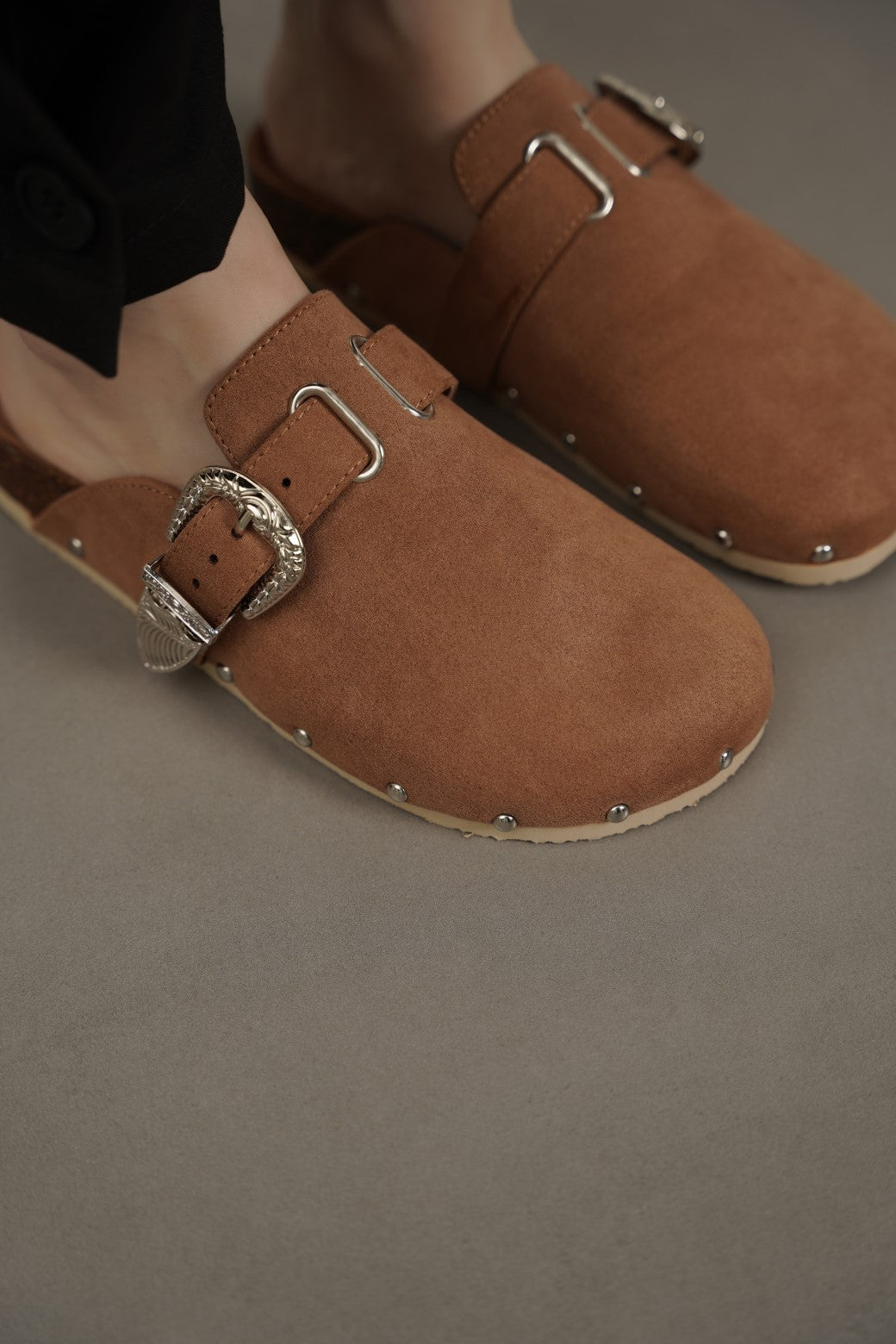 BROWN BUCKLED SUEDE CLOGS