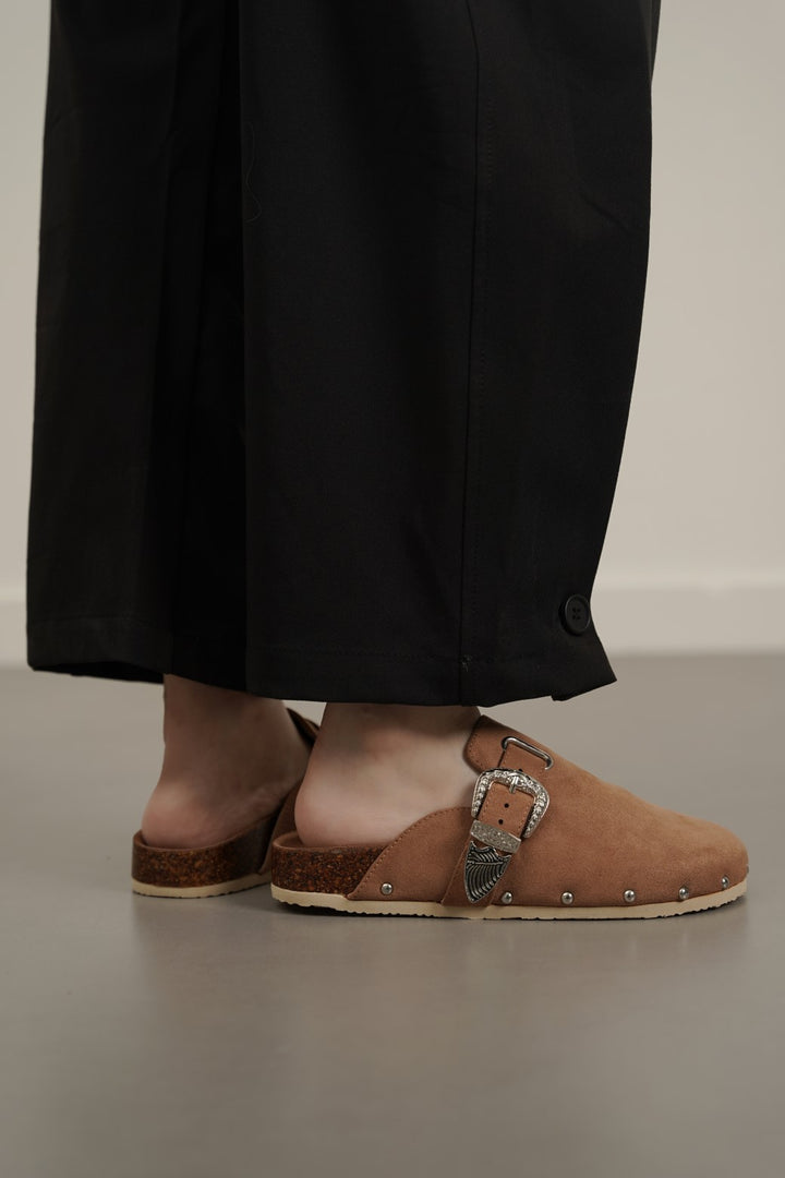 BROWN BUCKLED SUEDE CLOGS