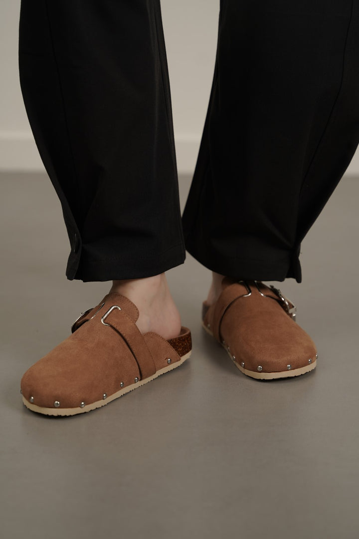 BROWN BUCKLED SUEDE CLOGS