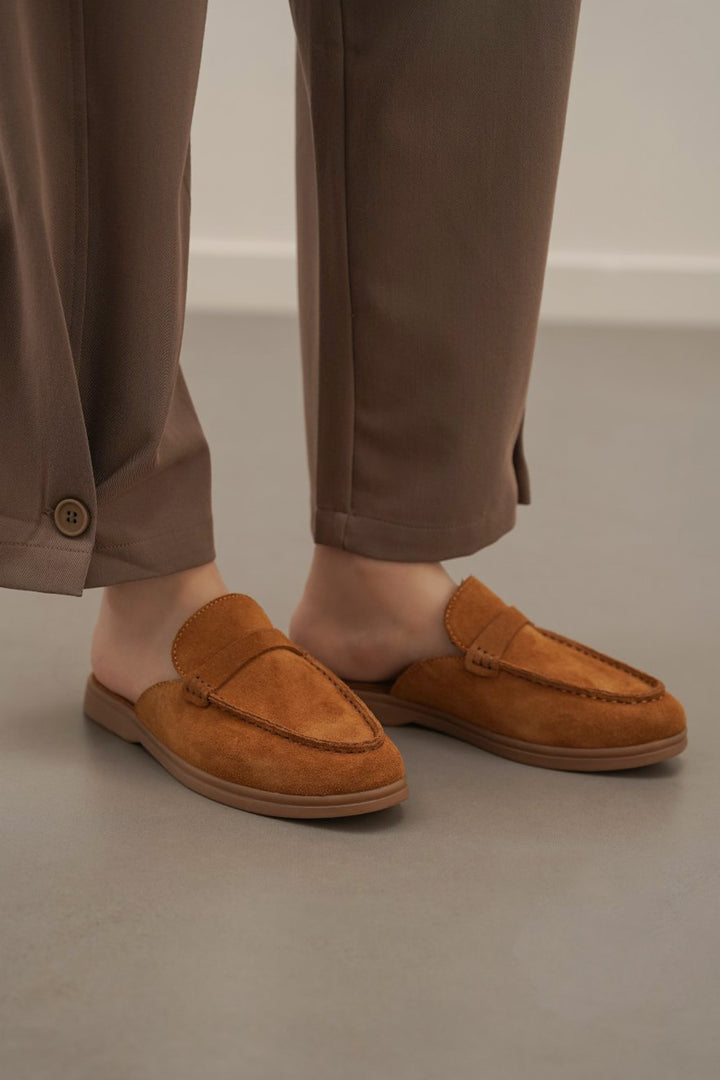 CARAMEL SUEDE LEATHER MULES