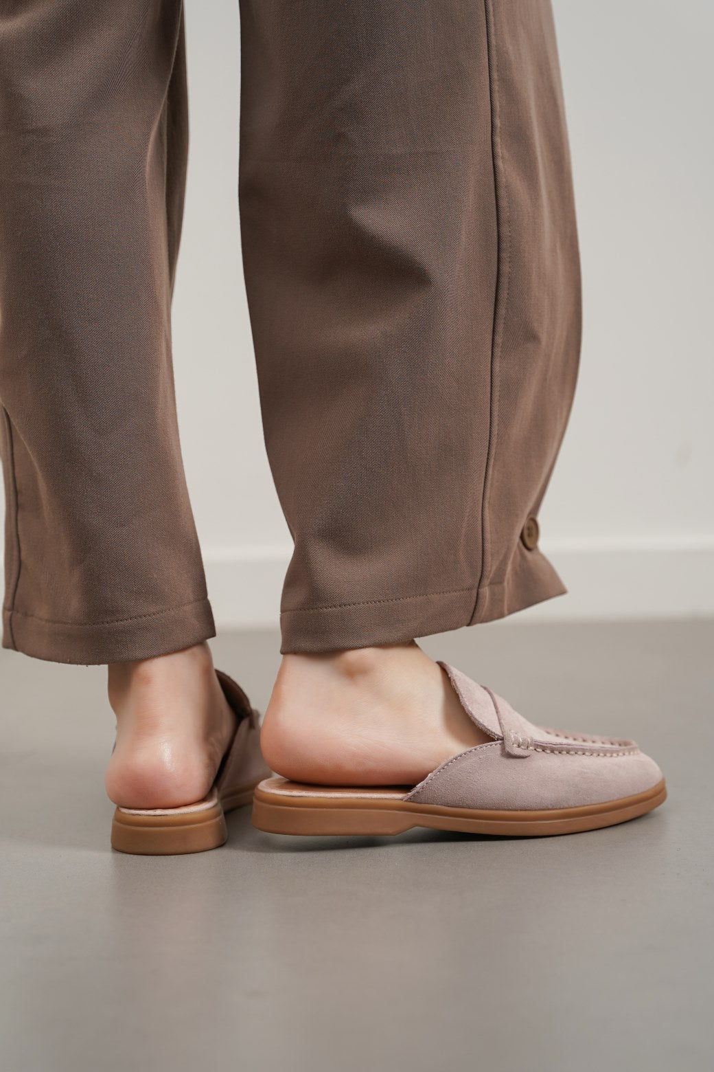 NUDE PINK SUEDE LEATHER MULES