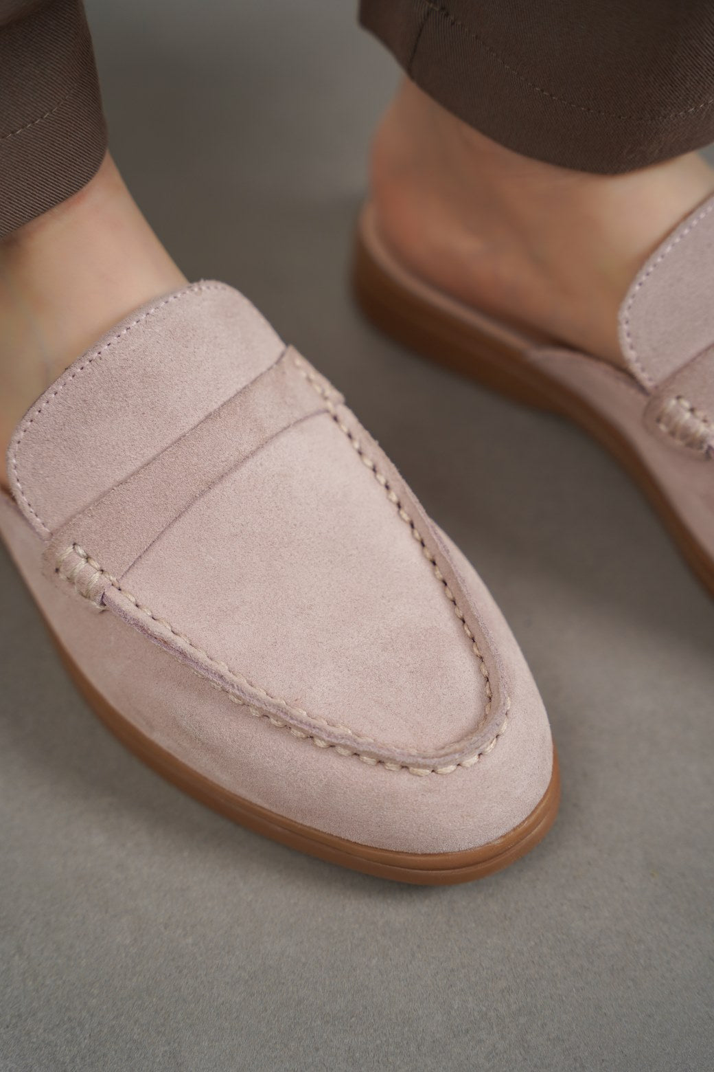 NUDE PINK SUEDE LEATHER MULES