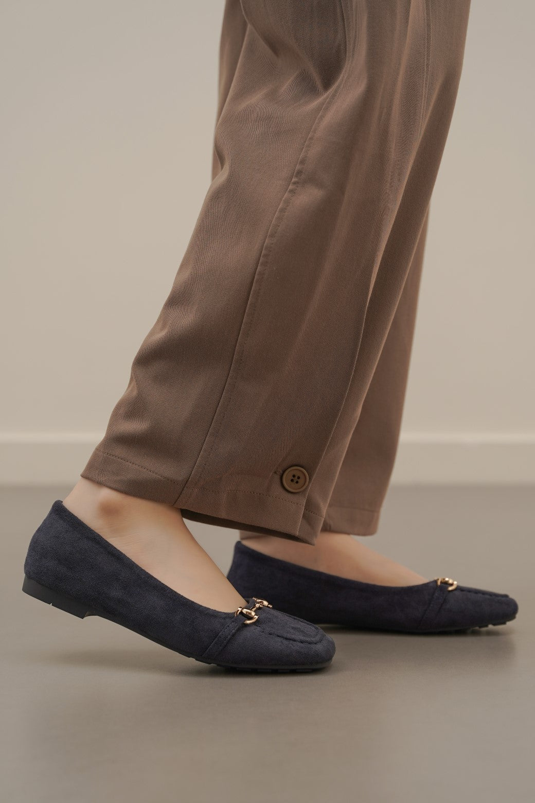 NAVY KAMI COMFORT PUMPS