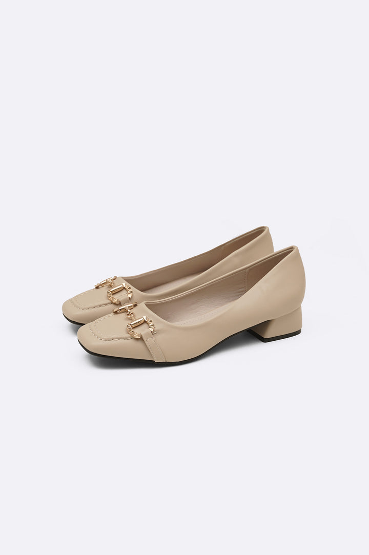 BEIGE BUCKLED BLOCK HEEL