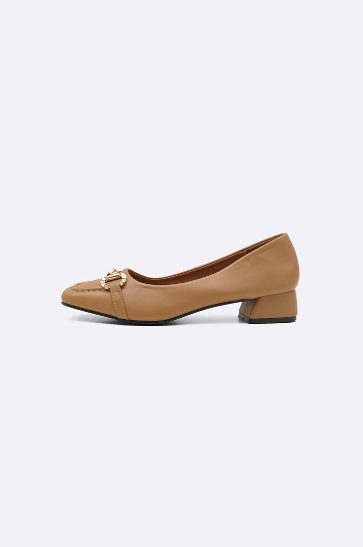 CAMEL BUCKLED BLOCK HEEL