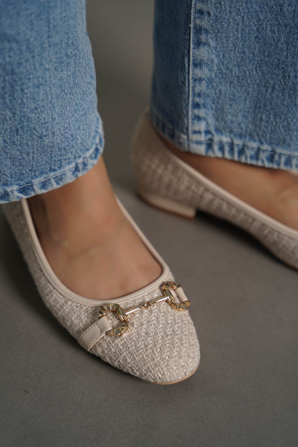 CREAM TINSEL TWEED PUMPS