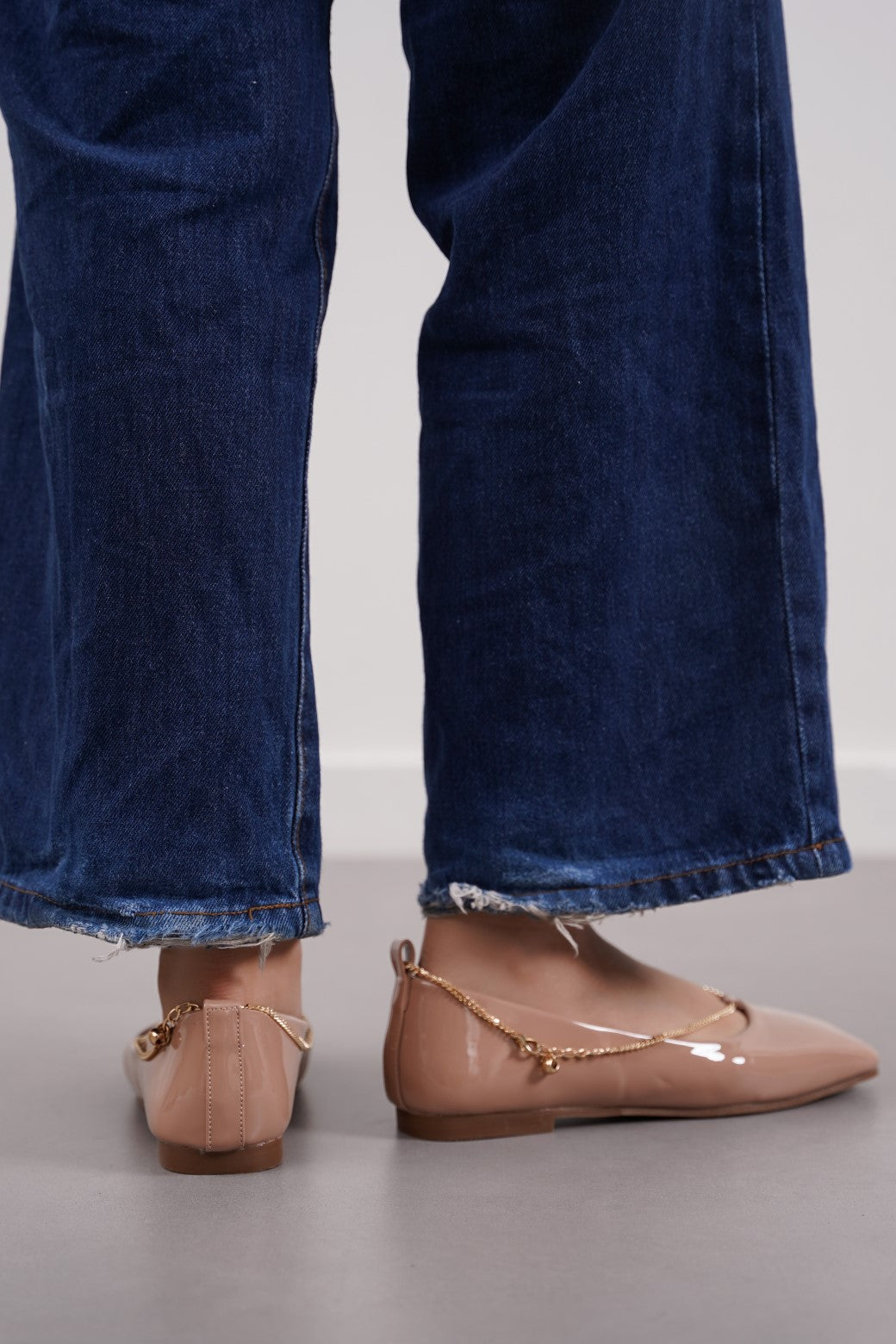 NUDE ANKLET BALLERINA FLATS