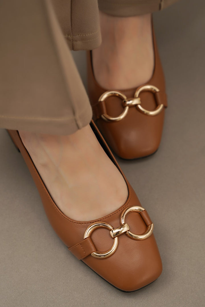 TAN MARIA PUMPS