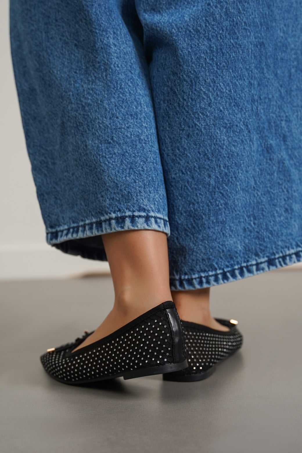 BLACK STUDDED BALLET FLATS