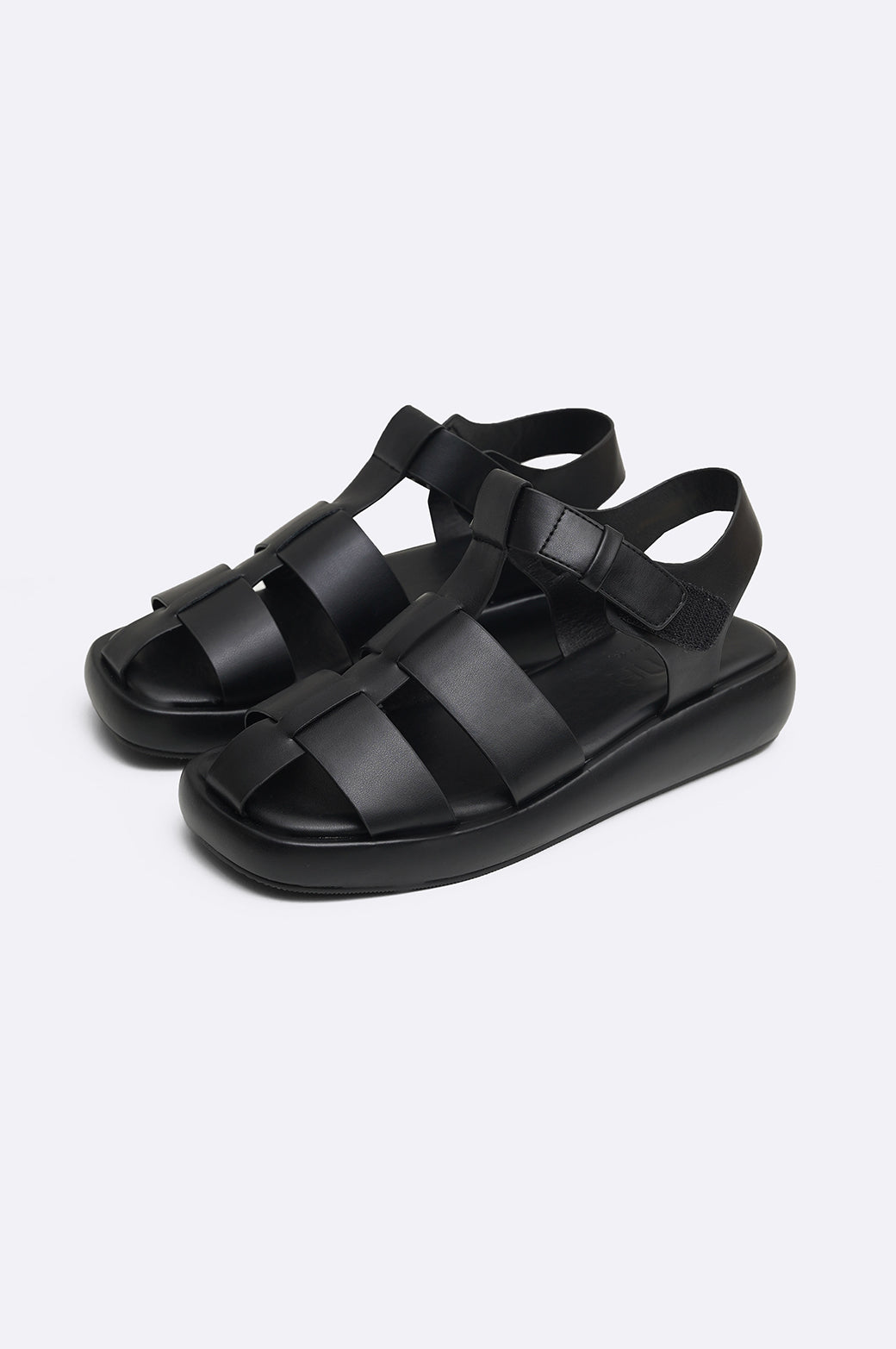 BLACK MAMA FISHERMAN SANDALS