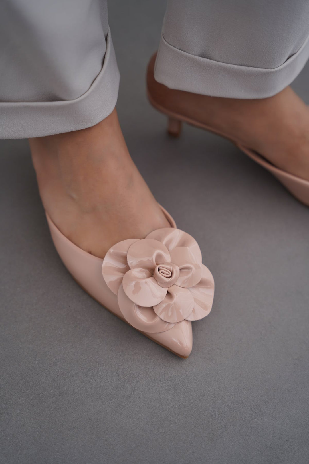 NUDE FLOWER MINI HEELS