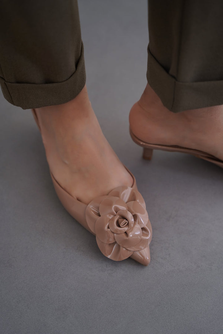 TAUPE FLOWER MINI HEELS