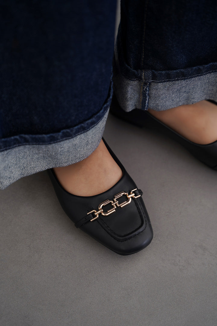 BLACK LEILA MAMA PUMPS