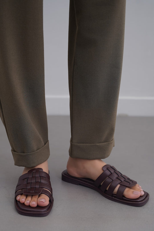 DARK BROWN VENETO CAGED SLIDES