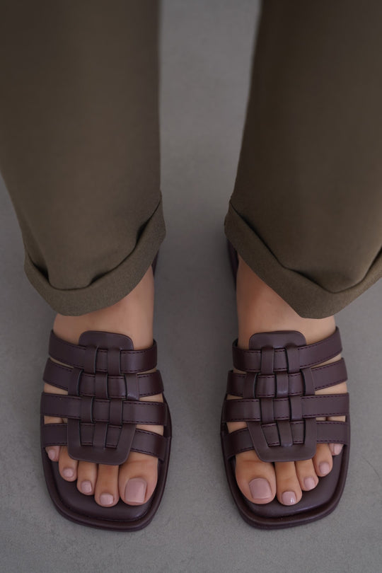 DARK BROWN VENETO CAGED SLIDES