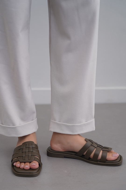 OLIVE VENETO CAGED SLIDES