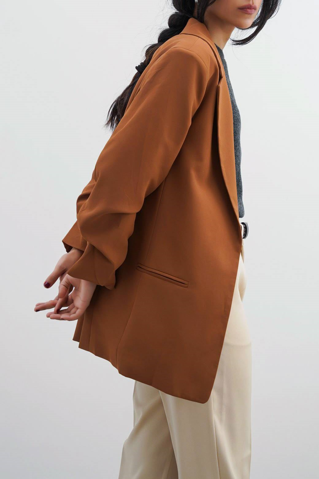 BROWN BASIC BLAZER WITH RUCHED SLEEVE