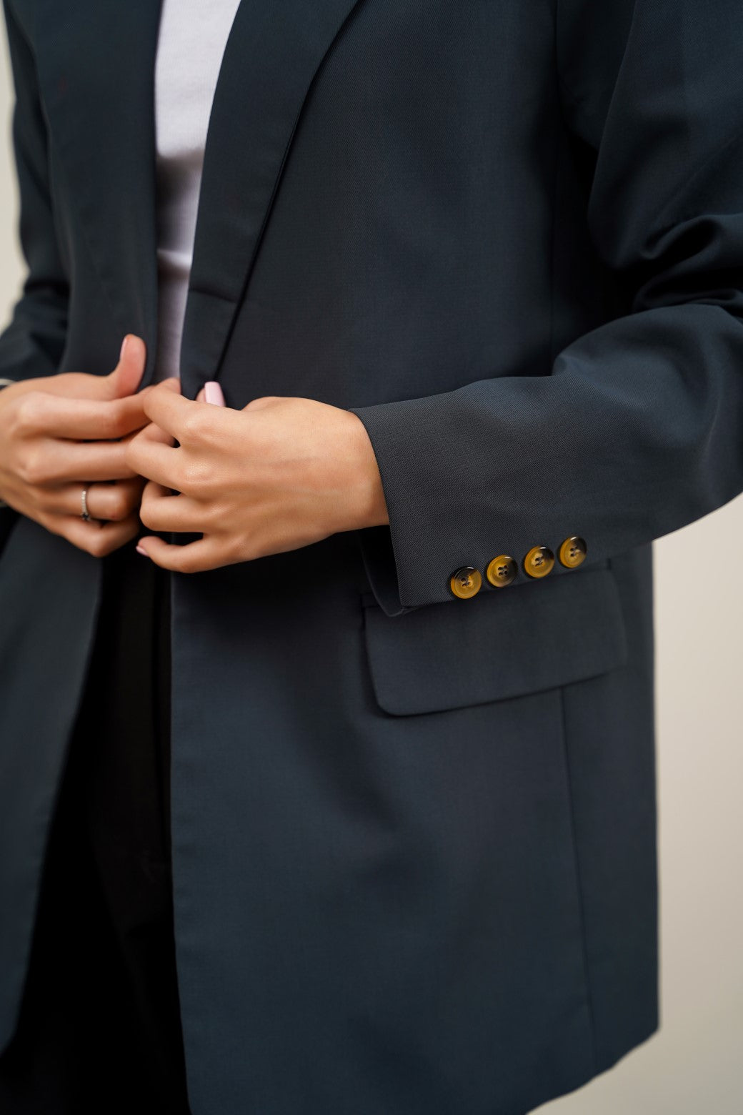 NAVY BASIC SINGLE-BUTTON BLAZER