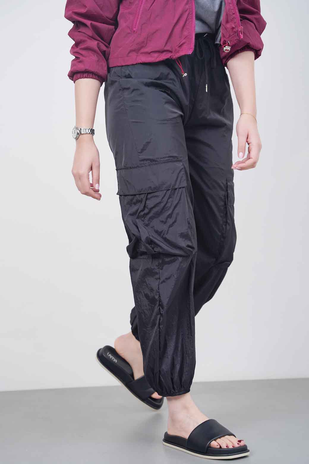 BLACK PARACHUTE DRAWSTRING PANTS