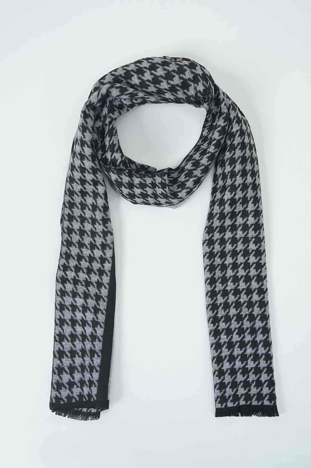 WHITE HOUNDSTOOTH PATTERN SCARF