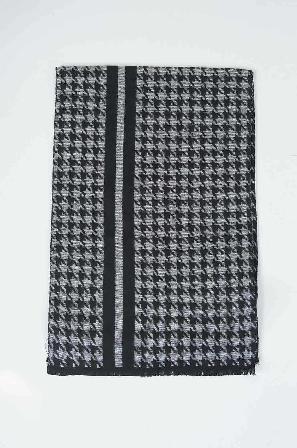 WHITE HOUNDSTOOTH PATTERN SCARF