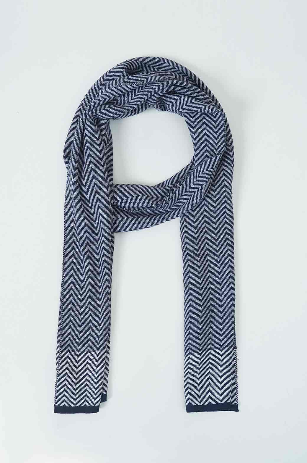 GREY CHEVRON PRINT SCARF