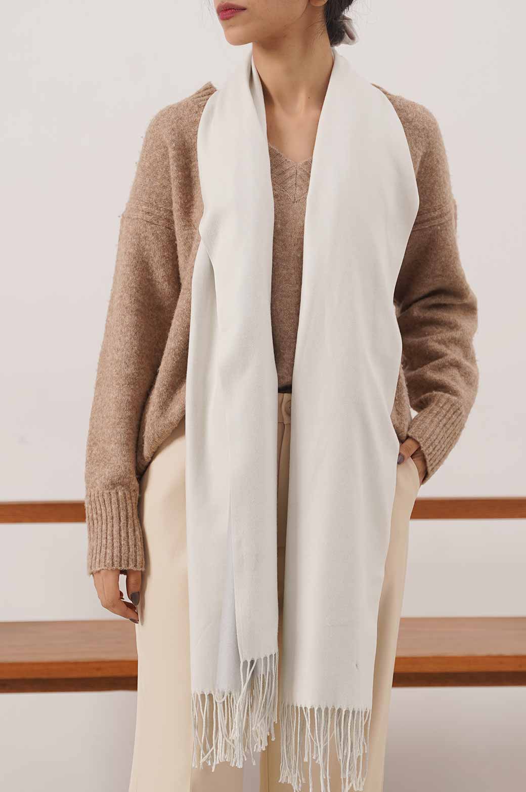 OFF WHITE TWO-TONE SOFT SCARF