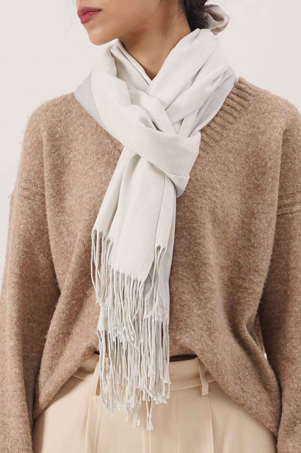 OFF WHITE TWO-TONE SOFT SCARF