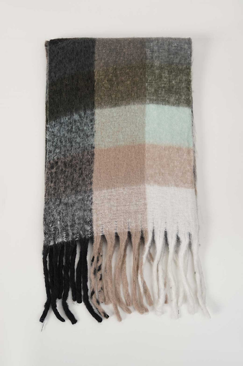 BLACK BEIGE PLUSH CHECKERED SCARF