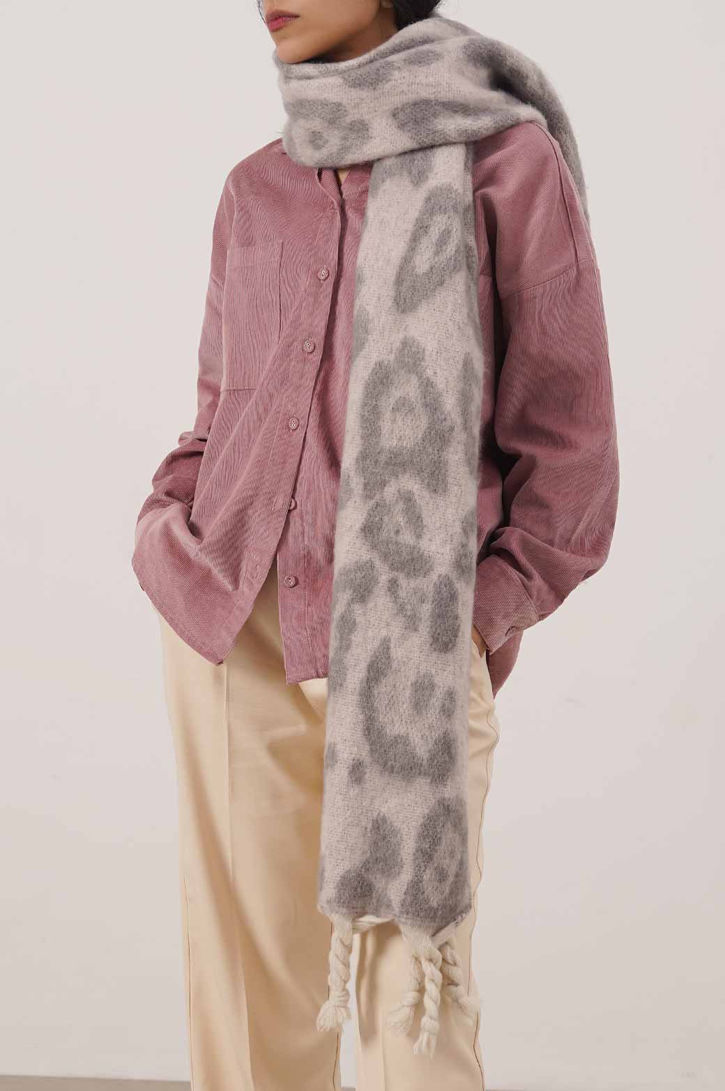 GREY PINK PLUSH JUNGLE SCARF