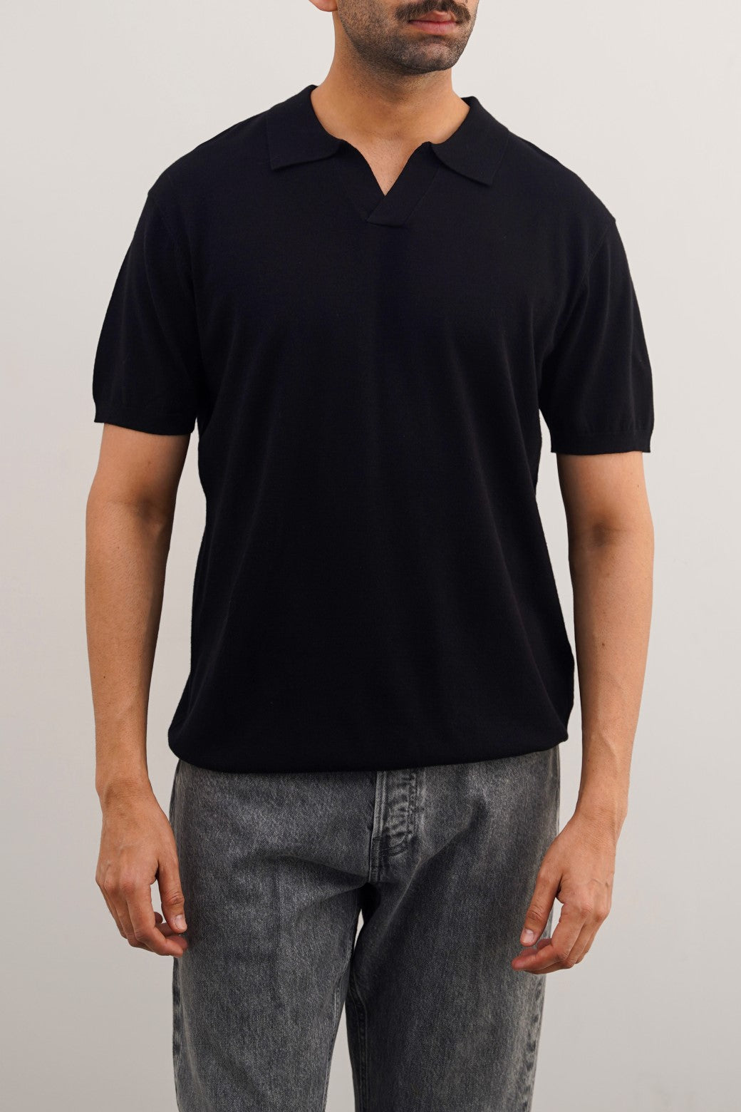 BLACK TEXTURED POLO